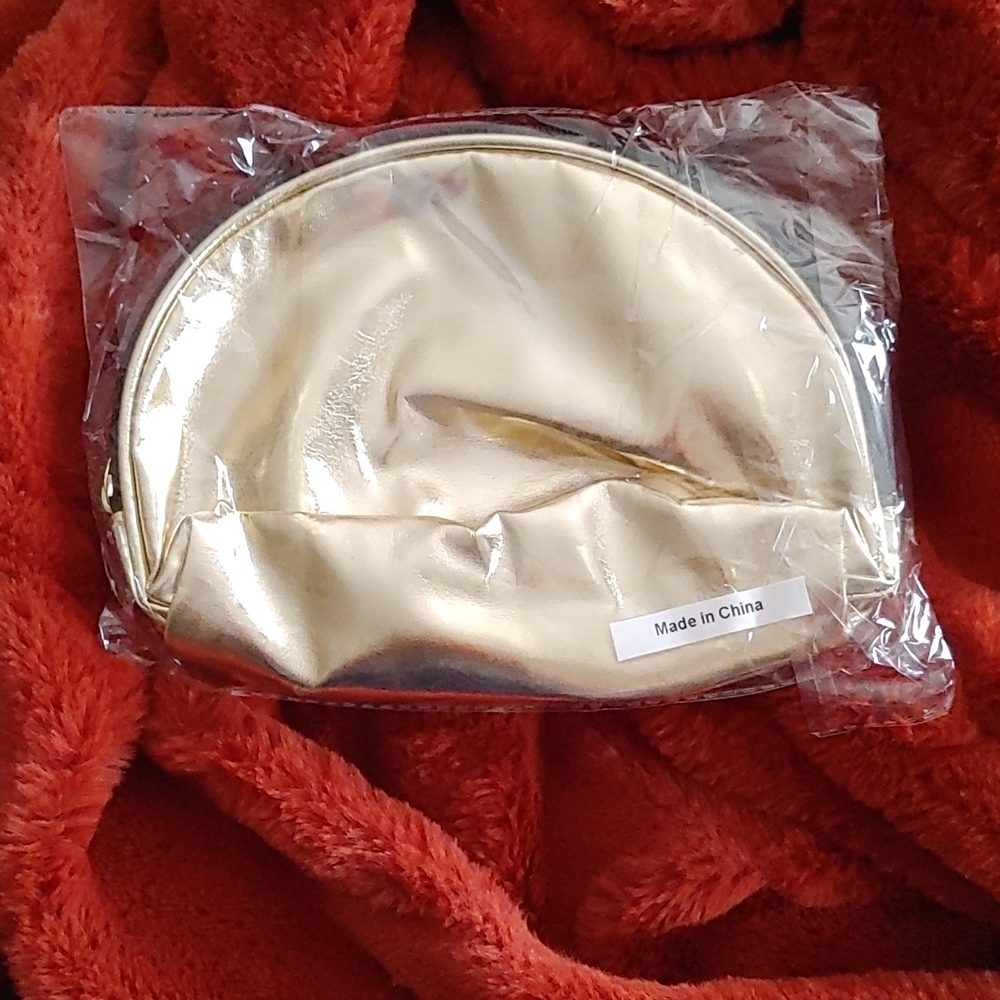 💚Elizabeth Grant face roller and cosmetic bag Nwot - Picture 6 of 8
